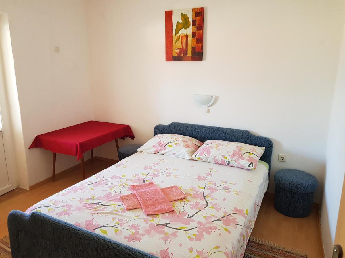 Apartments Nikol Lopar Exterior photo
